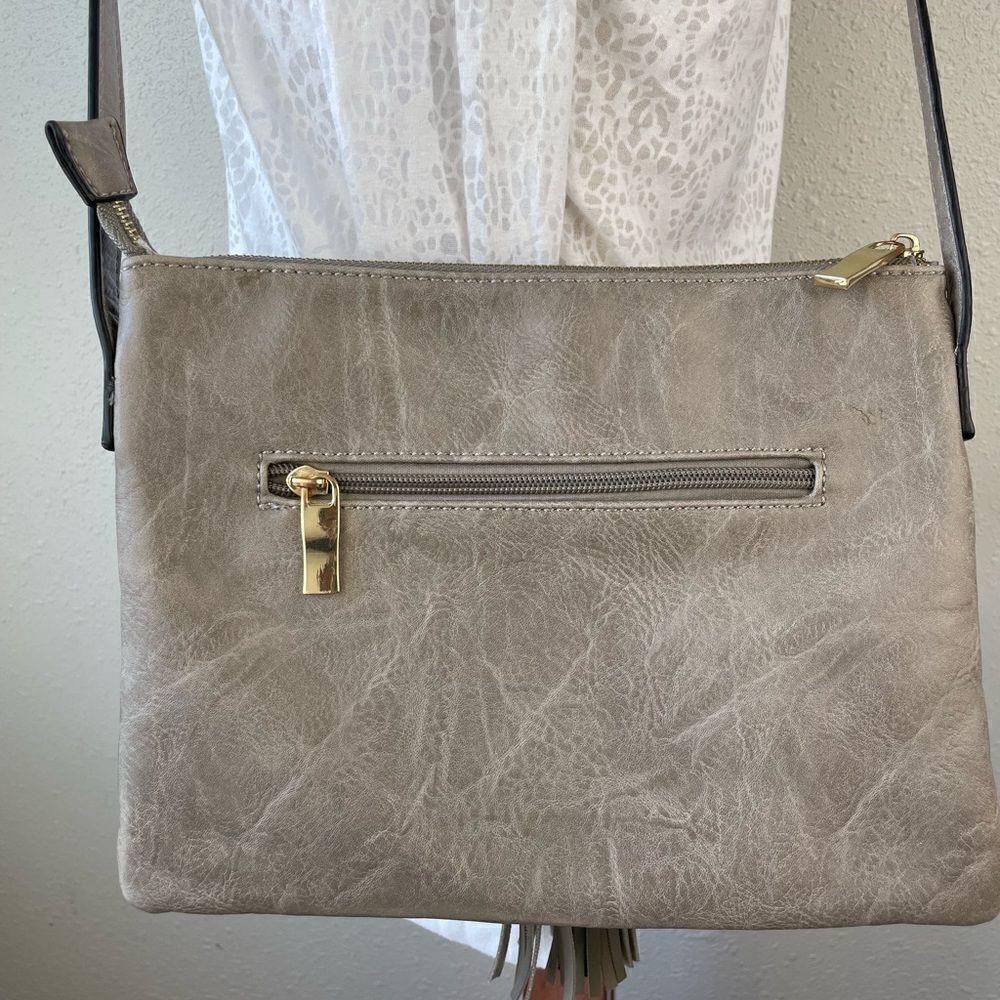 Faux Gray Leather Crossbody Purse EUC - Picture 6 of 10